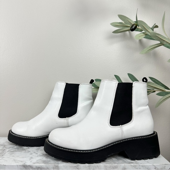 MADDEN GIRL Cindyy Chelsea Chunky Lug Boot White Sz 7.5 - Picture 4 of 10